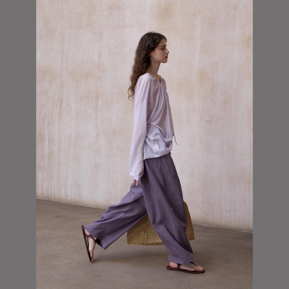 Relaxed wide-leg trousers. - Picture 5 of 16